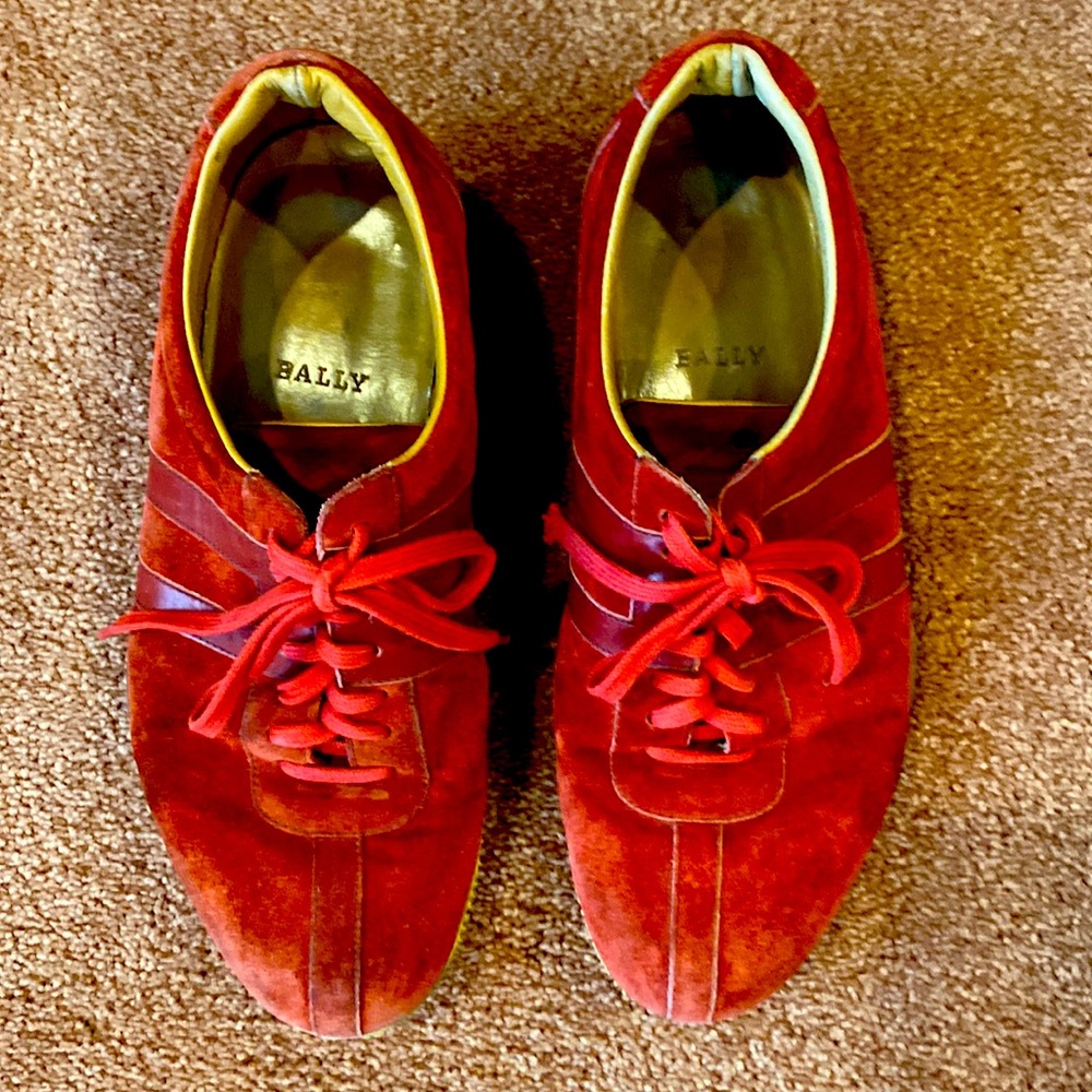 Men’s shoes.